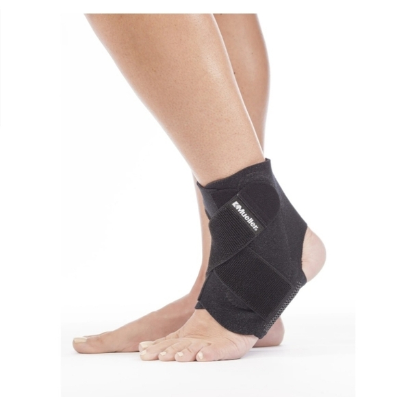 Mueller NIB 4 Way Stretch Ankle Support With Removable Strap Moderate Support - Picture 1 of 7